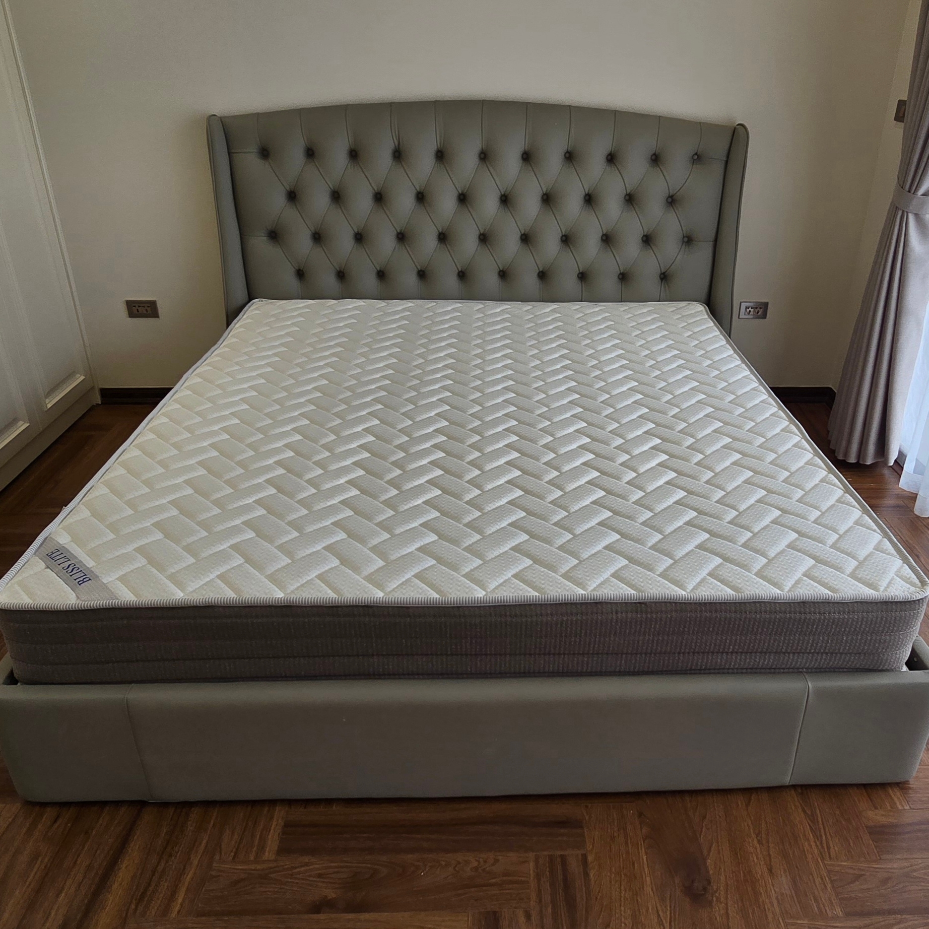 Đệm lò xo Bliss Lite-1