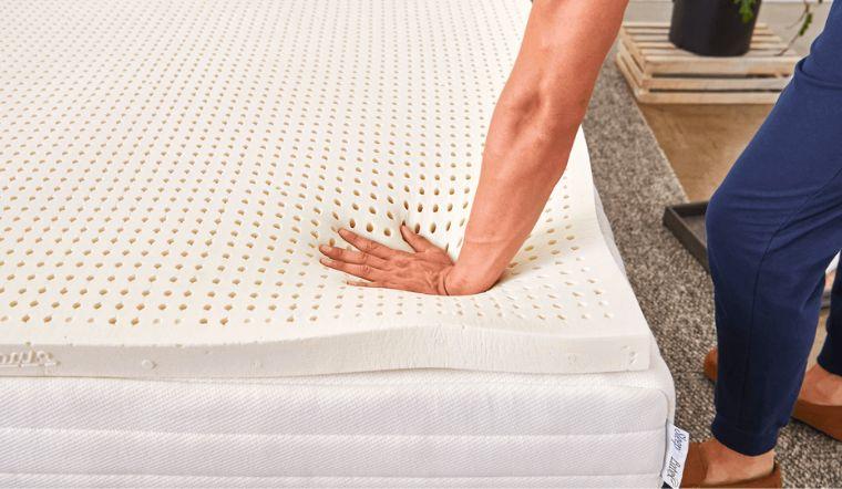 Nệm cao su thiên nhiên có bị xẹp không? Giải đáp chi tiết từ chuyên gia