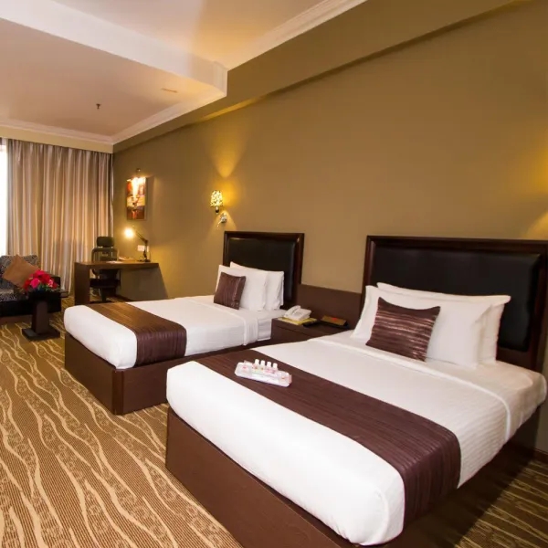 Bộ chăn ga T300 trắng trơn (180 x 200)-0